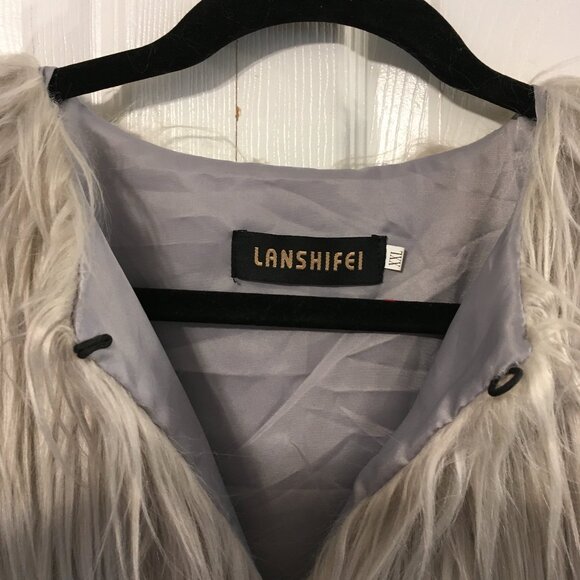 LANSHIFEI Women's Gray Mongolian Faux Fur Jacket - Picture 3 of 7